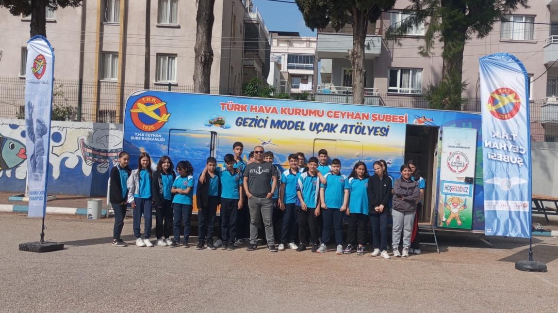 Türk havacılığı ve model uçak yapımı konularında okulumuz öğrencilerine bilgilendirme ve uygulama örnekleri sunulmaktadır